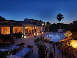 Πισίνα στο ή κοντά στο Villa Le B +40 φωτογραφίες