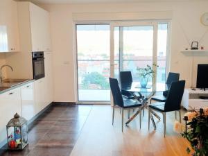 Kuchyňa alebo kuchynka v ubytovaní Apartments Elin