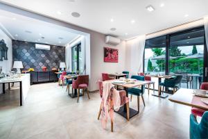 Posezení v ubytování Hotel Seventh