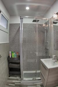 A bathroom at Geremy's boutique vivienda VV A-38-4-2068