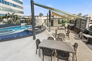 Bazén v ubytování Key Largo Maroochydore nebo v jeho okolí