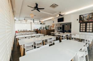 Restoran või mõni muu söögikoht majutusasutuses Kertih Damansara Inn