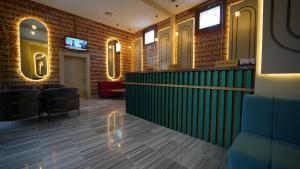 A seating area at Grand Sirkeci Hotel