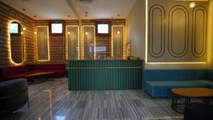 A seating area at Grand Sirkeci Hotel