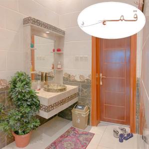 Ένα μπάνιο στο Shams W Qamar Chalets