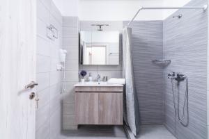 Phòng tắm tại Efkosmias Apartments