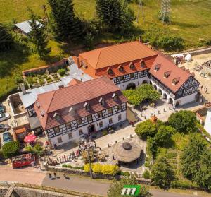 Pohľad z vtáčej perspektívy na ubytovanie Zajazd Hubert