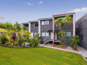 Κήπος έξω από το Villa Zion