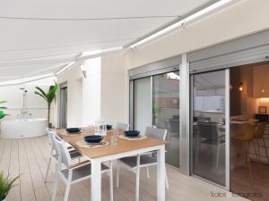 Fotografie z fotogalerie ubytování Increible ático con vistas al Mediterraneo by Hometels v destinaci Puerto de Sagunto