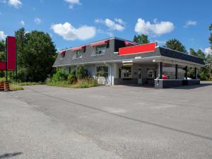 Gallery image of Hotel Richmond Hill Inn ON North in Richmond Hill