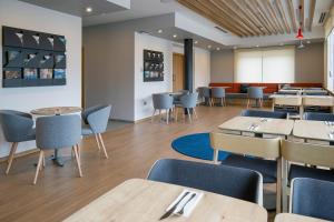 מסעדה או מקום אחר לאכול בו ב-Holiday Inn Express - Ljubljana, an IHG Hotel