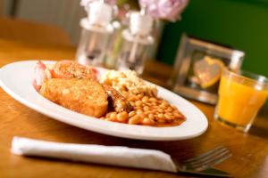 Gallery image of YHA Manorbier in Tenby +33 photos