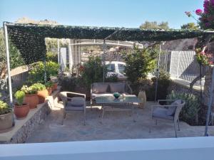 Gallery image of Bouganville apartment Stegna in Archangelos