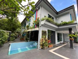 Gallery image of OneRiimba Private Pool & Garden Residence Johor Bahru in Johor Bahru