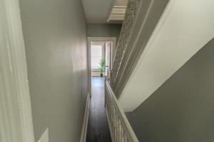 Mynd úr myndasafni af ☆☆ Modern Coed Dorm in Reading ☆☆ í Reading