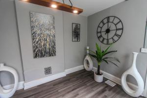 Mynd úr myndasafni af ☆☆ Modern Coed Dorm in Reading ☆☆ í Reading