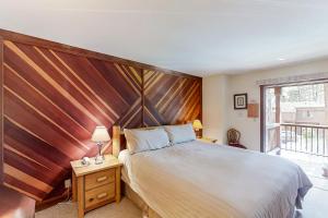 Säng eller sängar i ett rum på Private Beach Retreat