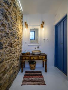 Imagem da galeria de The Aegean blue country house Old Milos em Lagoúdi Zía
