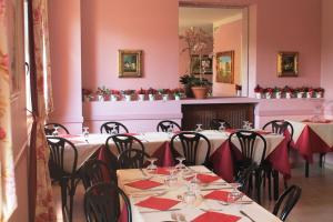 En restaurant eller et andet spisested på Hotel Monna Lisa