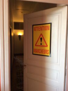 AU PLAISIR D ETAPE- ACCUEIL PELERINS uniquement的证书、奖牌、标识或其他文件