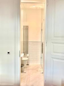 Koupelna v ubytování Palace Dlazdena Central Apartment - New Town