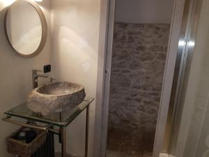 Ένα μπάνιο στο LA CASA DI ROSA +17 φωτογραφίες