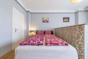 Posteľ alebo postele v izbe v ubytovaní Astoria Balcony Apartment