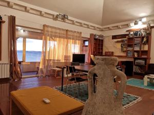 Imagem da galeria de Bella Vista apartments with hot pool and jacuzzi em Trogir