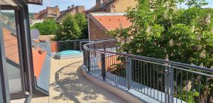 A balcony or terrace at Piacsek Apartmanház