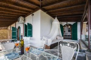 O zonă de relaxare la Aris Studio Corfu
