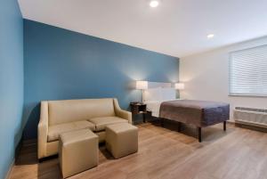 Afbeelding uit fotogalerij van WoodSpring Suites Tamarac in Tamarac