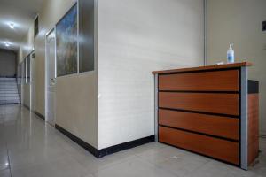 Fotografie z fotogalerie ubytování RedDoorz near Universitas Diponegoro Semarang 2 v destinaci Semarang