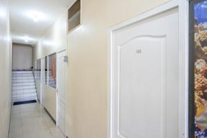 Fotografie z fotogalerie ubytování RedDoorz near Universitas Diponegoro Semarang 2 v destinaci Semarang