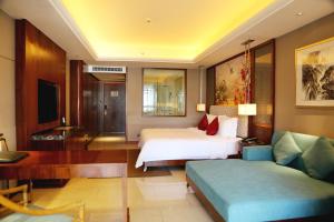 Gallery image of Sanya Si Ji Hai Ting Hotel in Sanya