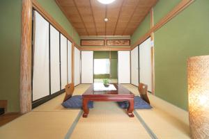Postel nebo postele na pokoji v ubytování Yokkaichi Hazunaka Hotel