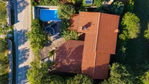 Bazén v ubytování Apartments Krnica 1510 nebo v jeho okolí