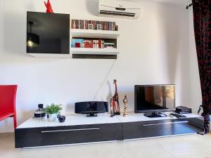 Telewizja i/lub zestaw kina domowego w obiekcie Albatros Playa 3 - 4908
