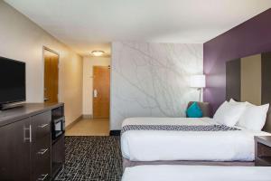 Gallery image of La Quinta Inn & Suits by Wyndham Pontoon Beach IL in Pontoon Beach