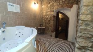 Koupelna v ubytování Apartamentos Rurales La Casa de Luis