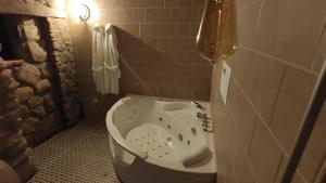 Koupelna v ubytování Apartamentos Rurales La Casa de Luis