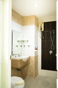 Kylpyhuone majoituspaikassa Sirin Hotel & Resident