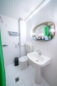 Koupelna v ubytování Philoxenia Hotel