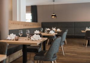 Restauracja lub miejsce do jedzenia w obiekcie Park Hotel Villa Etschland