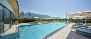 Bazén v ubytování Laschenskyhof Hotel & Spa nebo v jeho okolí