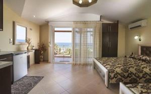 A bed or beds in a room at Studios Xanthipi