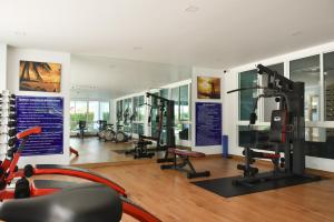 O centro de fitness e/ou as comodidades de fitness de Whale Marina Condominium