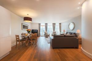 Highland Apartments by Mansley