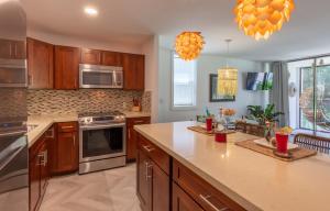 Η κουζίνα ή μικρή κουζίνα στο The Turtle Bay Signature +26 φωτογραφίες