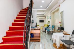 A seating area at Nar Hotel