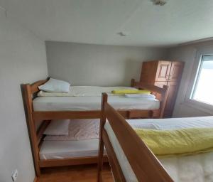Postel nebo postele na pokoji v ubytování Splav Maria-Zlatarsko jezero